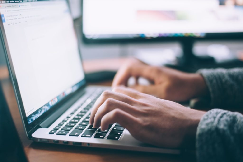 Mahasiswa Cerdas di Era Digital, Sukses Kerja Mandiri dengan Aplikasi