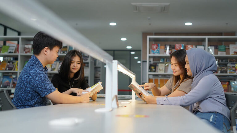 Perpustakaan Kampus Ciputra Makassar
