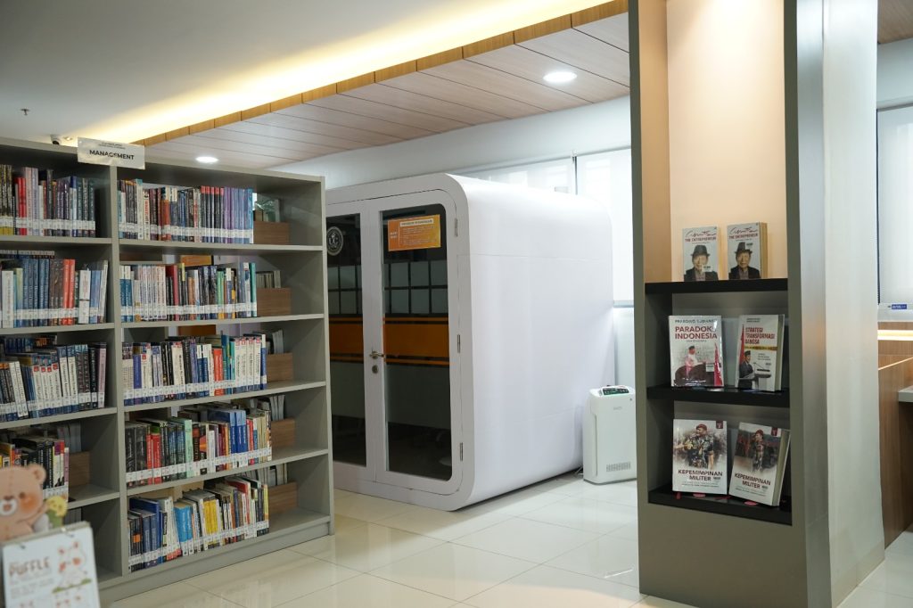 Fasilitas Perpustakaan Kampus Ciputra Makassar